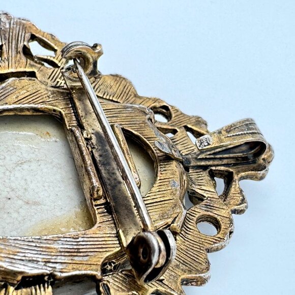 Hand-Painted Floral Porcelain Vtg Brooch Pendant Gold-Tone Signed Ornate Frame - Picture 6 of 8